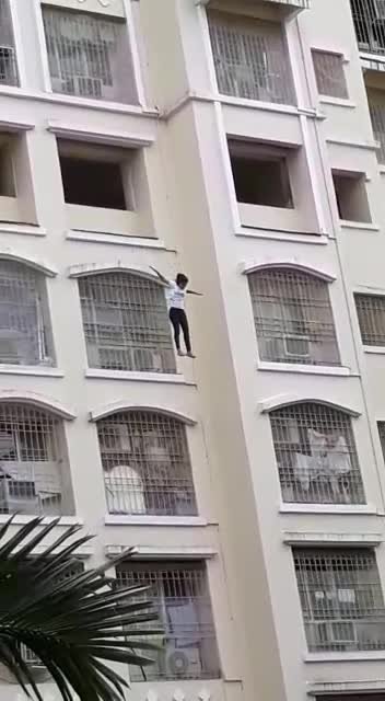 Khabre Aaj Bhi