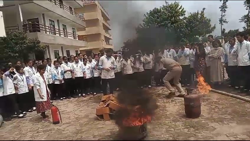 Khabre Aaj Bhi