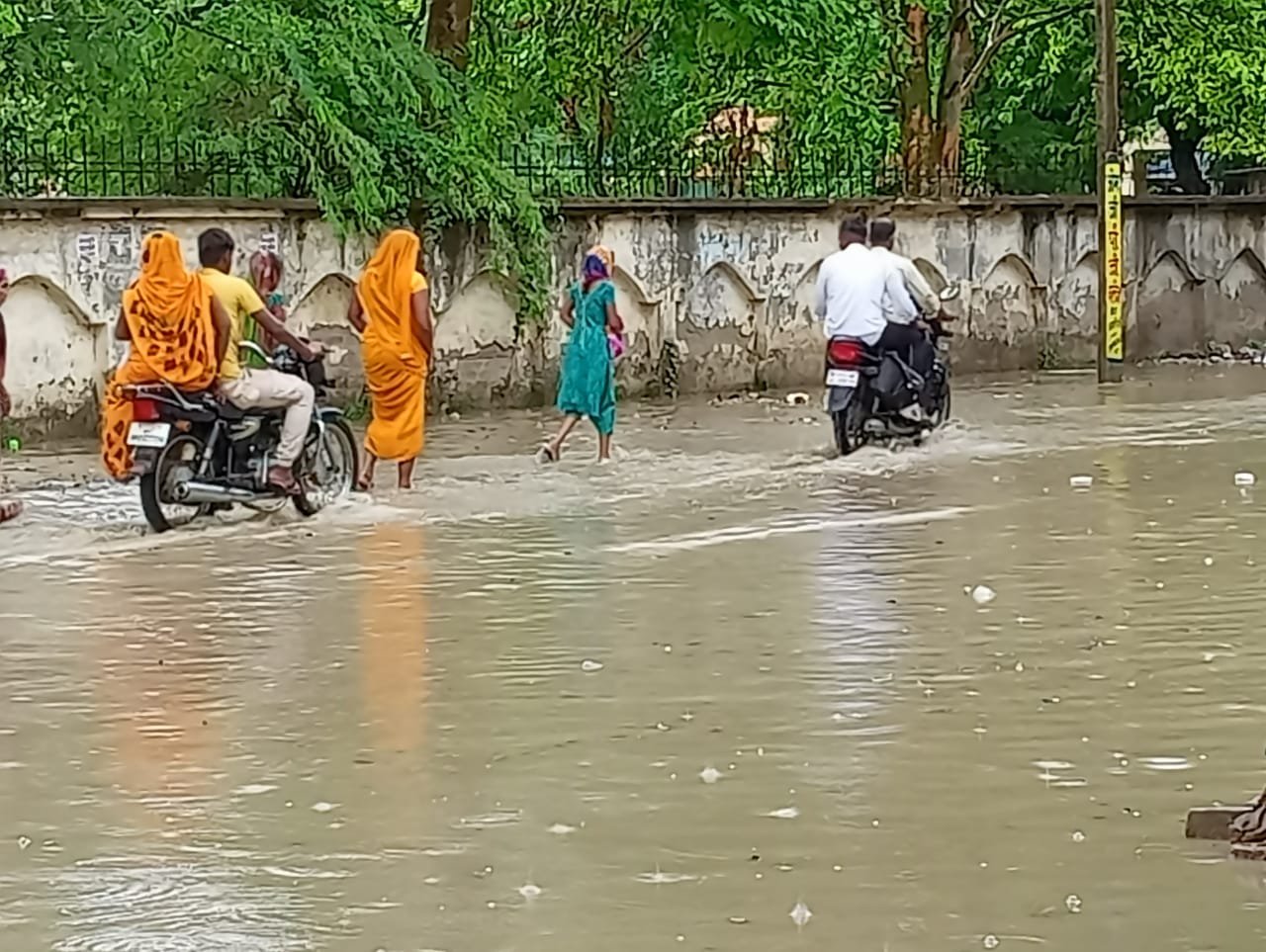 Khabre Aaj Bhi