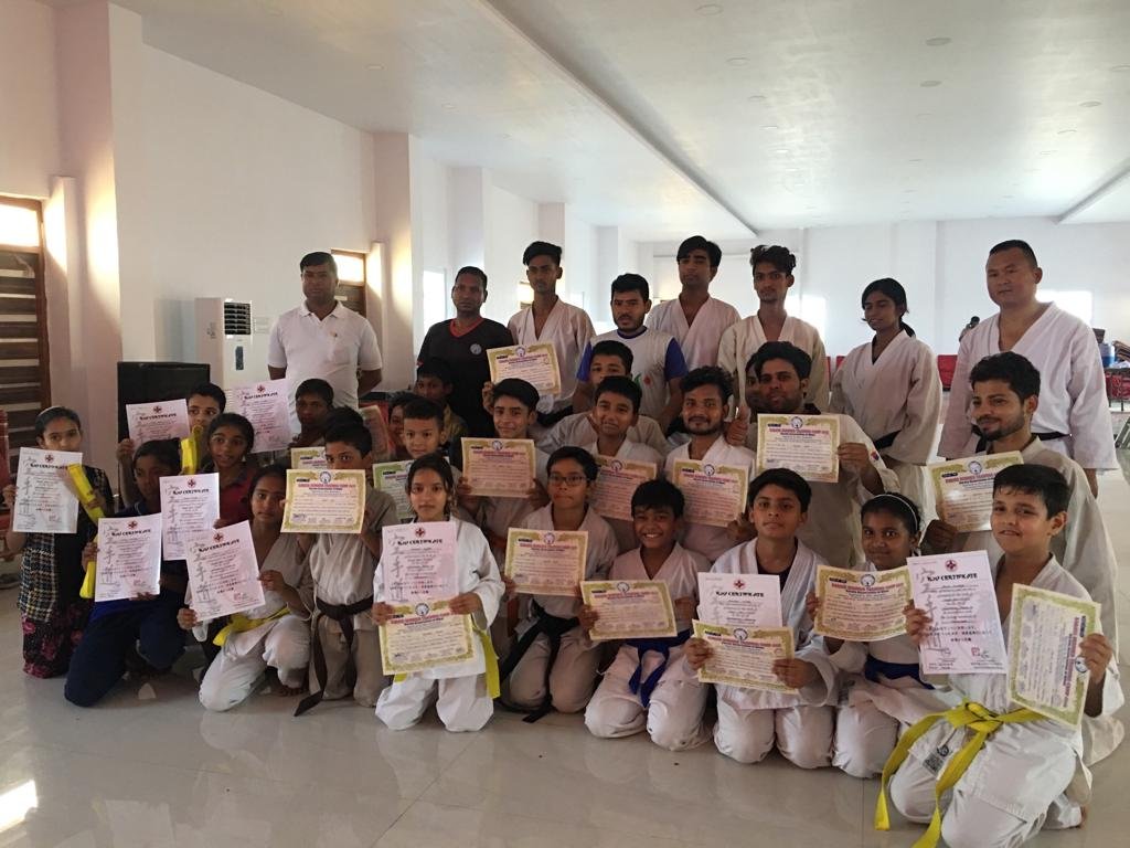 https://www.khabreaajbhi.com